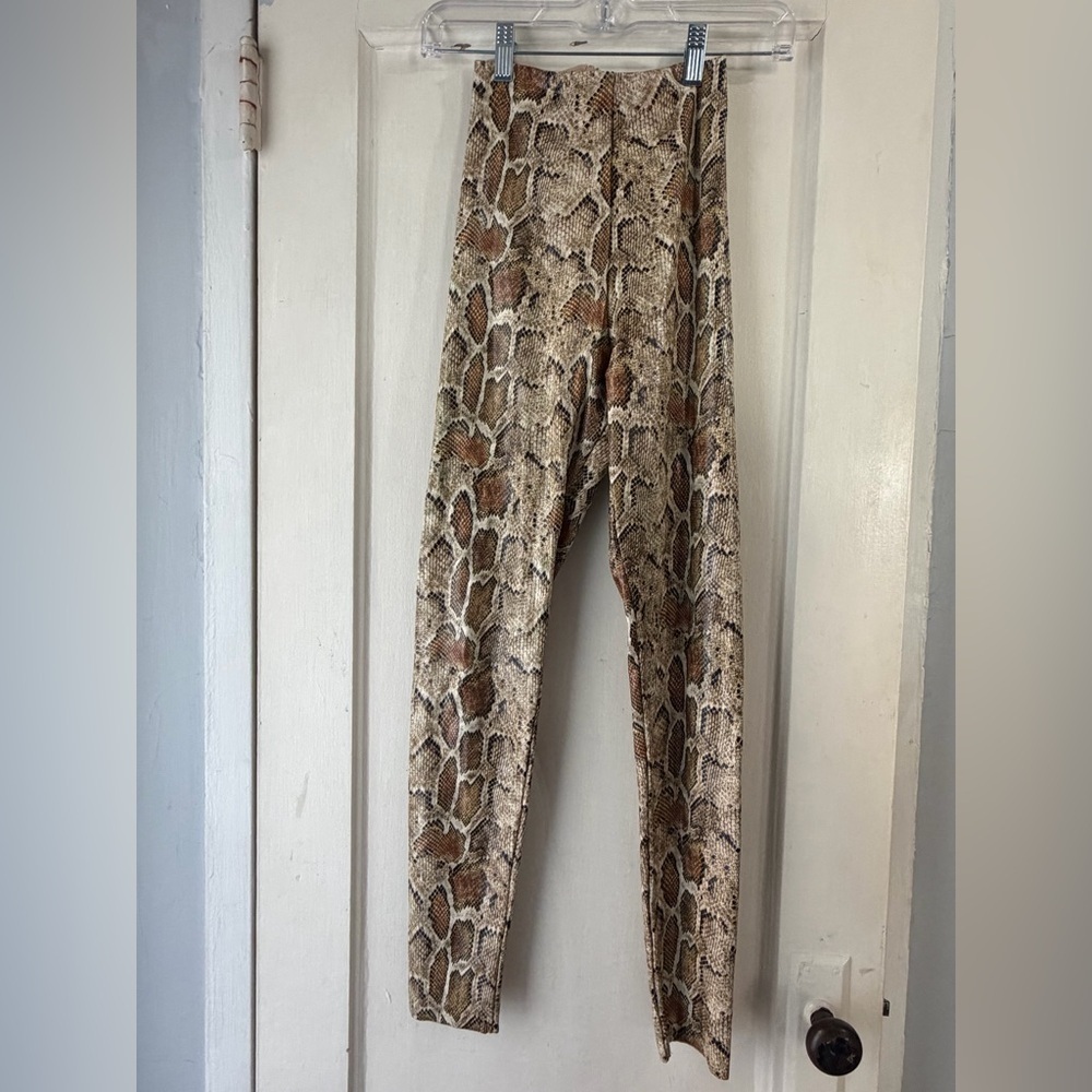 Commando Faux Leather Control Smoothing Legging In Cocoa Python XS - Picture 12 of 15